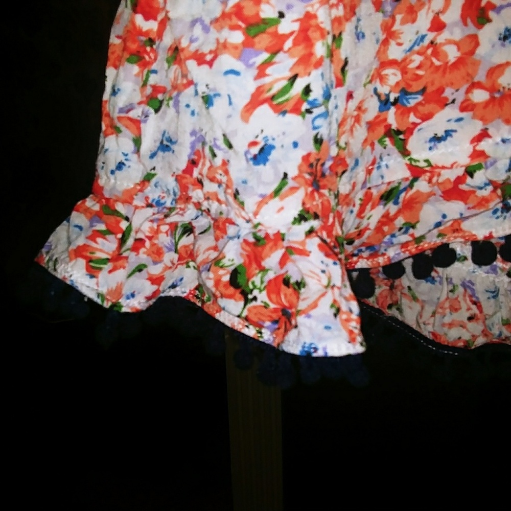 Shorts - Picture 2 of 3
